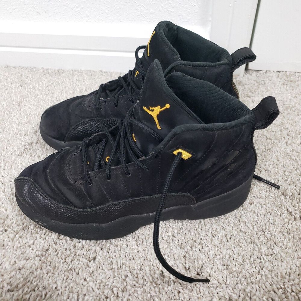 Nike Air Jordan Retro 12 Boy 2.5 Y Black Basketball Athletic Mid Top Sports Taxi